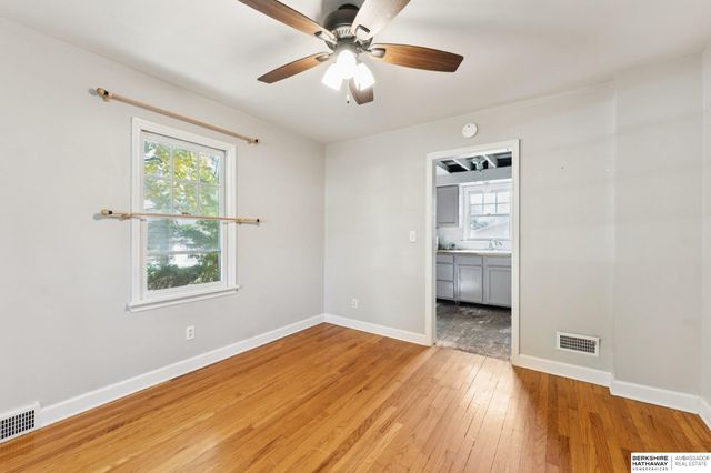 101 E 16 Avenue, Bellevue, NE 68005