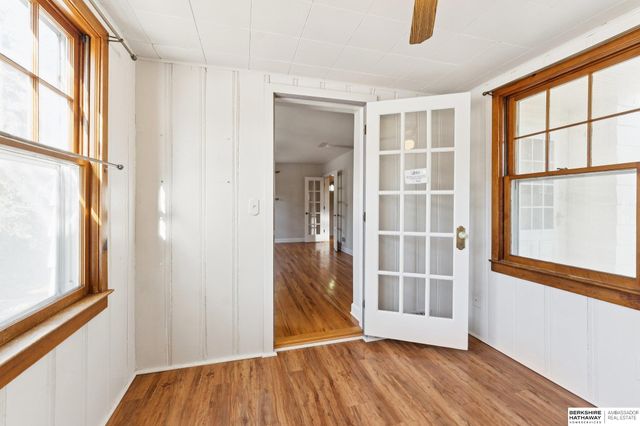 101 E 16 Avenue, Bellevue, NE 68005