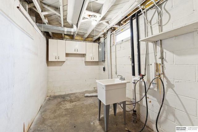 101 E 16 Avenue, Bellevue, NE 68005