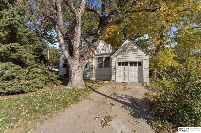 101 E 16 Avenue, Bellevue, NE 68005