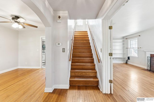 101 E 16 Avenue, Bellevue, NE 68005