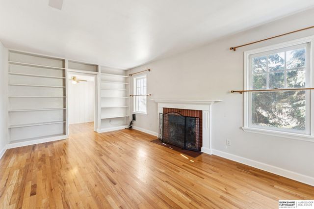 101 E 16 Avenue, Bellevue, NE 68005