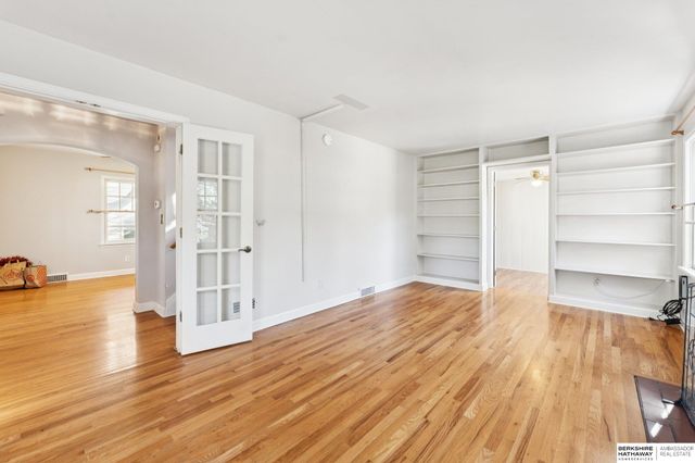 101 E 16 Avenue, Bellevue, NE 68005