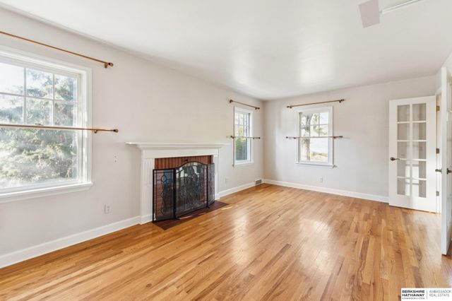 101 E 16 Avenue, Bellevue, NE 68005