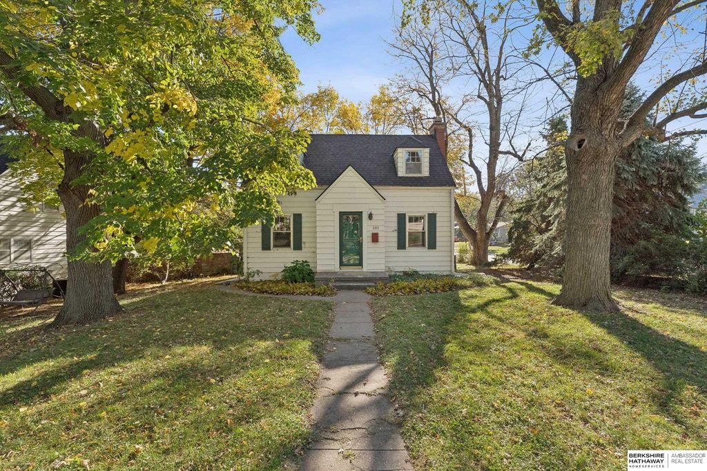 101 E 16 Avenue, Bellevue, NE 68005