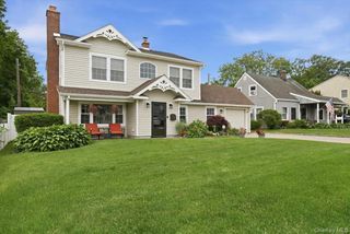 16 Penny Lane, Levittown, NY 11756