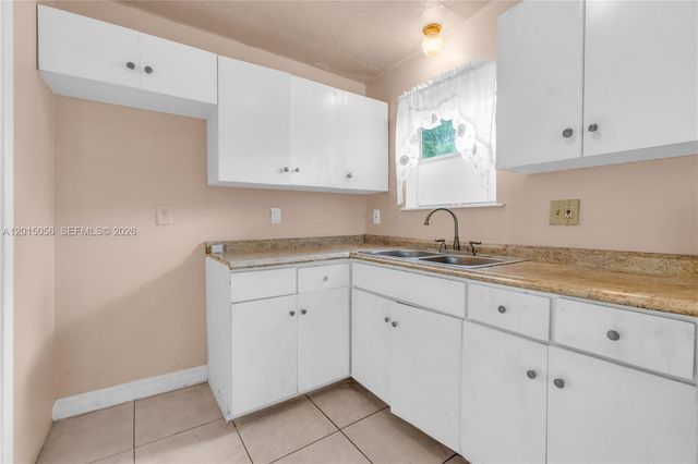 2005 NW 11th Ave, Fort Lauderdale, FL 33311
