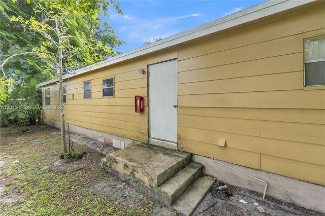 2005 NW 11th Ave, Fort Lauderdale, FL 33311