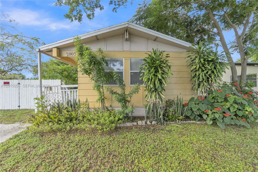 2005 NW 11th Ave, Fort Lauderdale, FL 33311