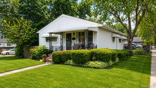 714 E Beverly Avenue, Pontiac, MI 48340