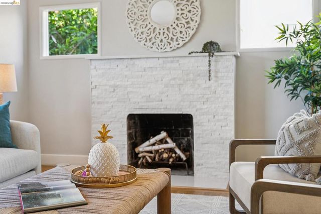 3060 Dakota St, Oakland, CA 94602