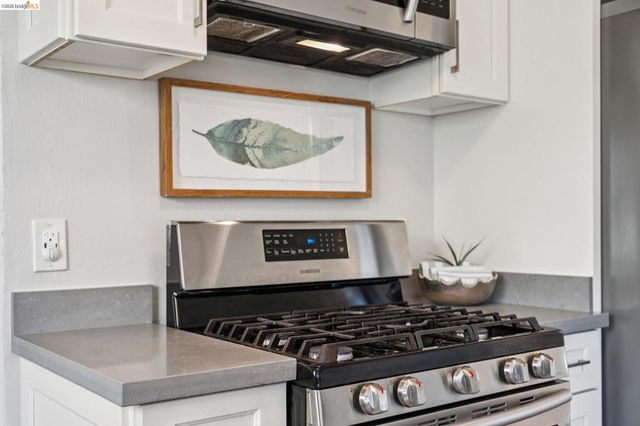 3060 Dakota St, Oakland, CA 94602