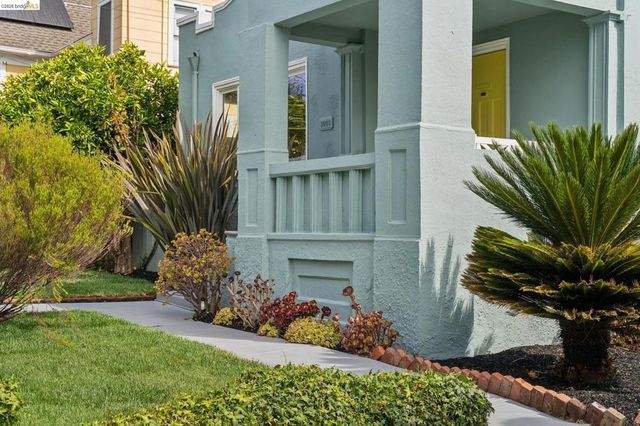 3060 Dakota St, Oakland, CA 94602