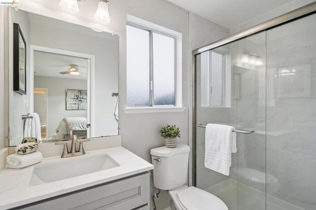3060 Dakota St, Oakland, CA 94602