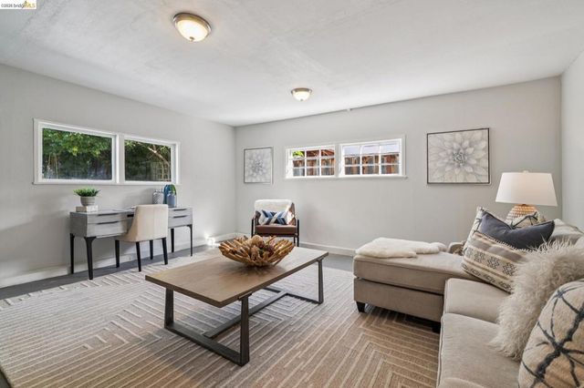 3060 Dakota St, Oakland, CA 94602