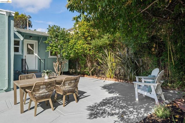 3060 Dakota St, Oakland, CA 94602