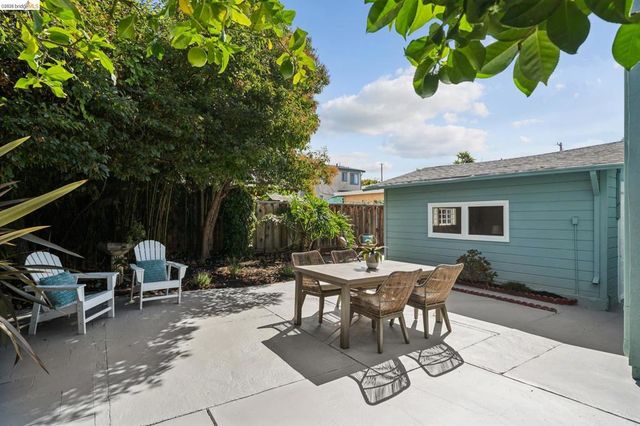 3060 Dakota St, Oakland, CA 94602