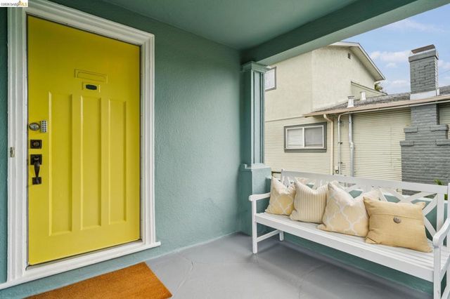 3060 Dakota St, Oakland, CA 94602