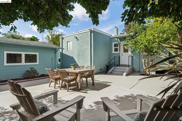 3060 Dakota St, Oakland, CA 94602