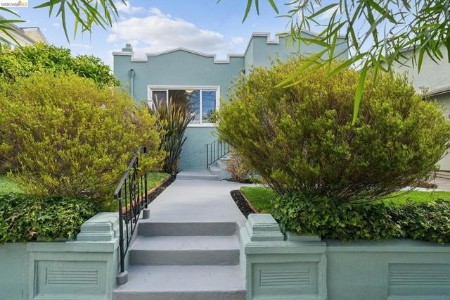 3060 Dakota St, Oakland, CA 94602