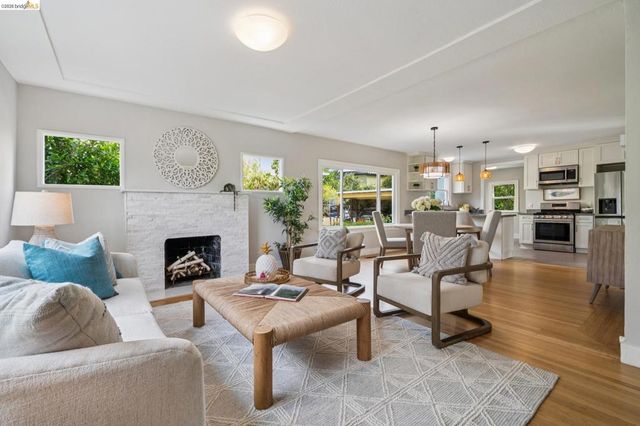 3060 Dakota St, Oakland, CA 94602