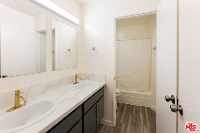 11425 Tiara Street, Los Angeles, CA 91601