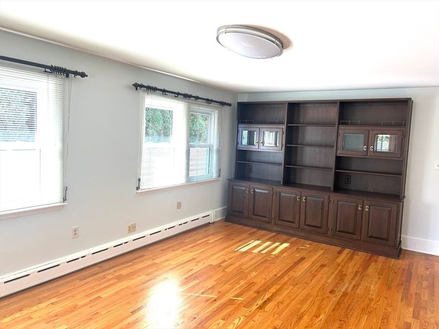 752 Dartmouth Street 1, Dartmouth, MA 02748