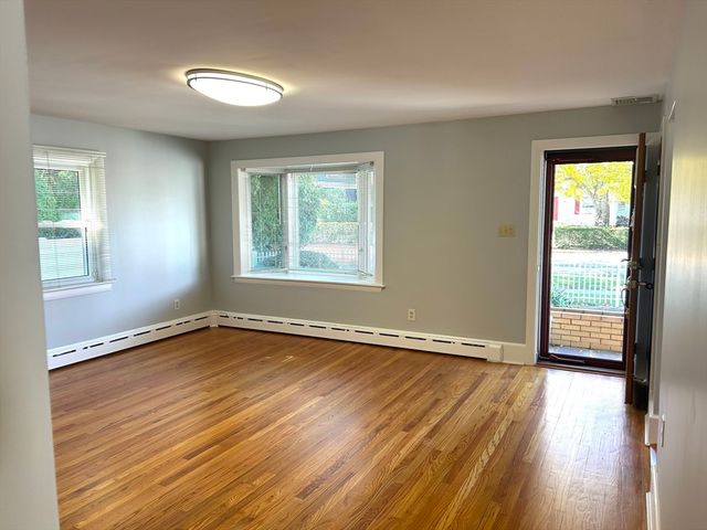 752 Dartmouth Street 1, Dartmouth, MA 02748