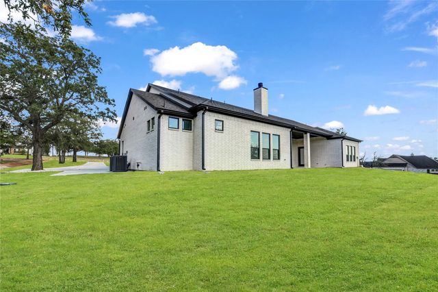 1035 Estancia Boulevard, Weatherford, TX 76088