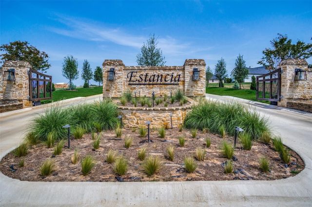 1035 Estancia Boulevard, Weatherford, TX 76088