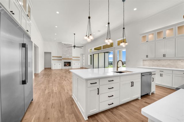 1035 Estancia Boulevard, Weatherford, TX 76088