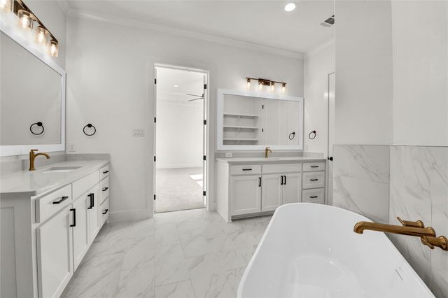 1035 Estancia Boulevard, Weatherford, TX 76088