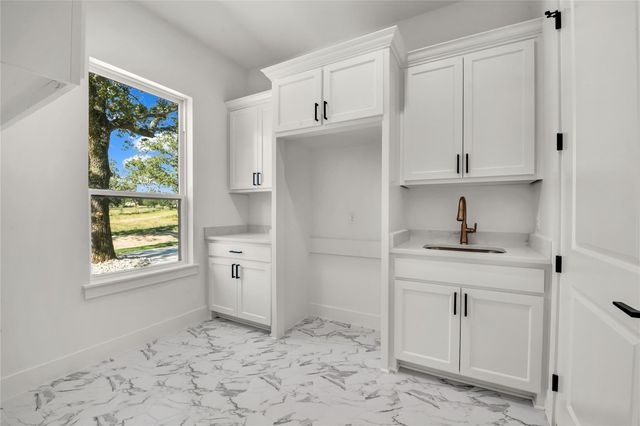 1035 Estancia Boulevard, Weatherford, TX 76088