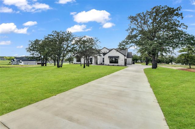 1035 Estancia Boulevard, Weatherford, TX 76088