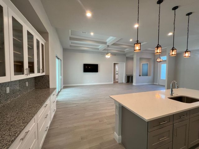 5231 NW Iredell Street, Port St. Lucie, FL 34986