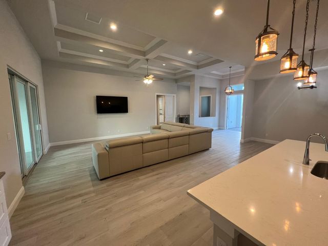 5231 NW Iredell Street, Port St. Lucie, FL 34986