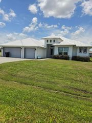 5231 NW Iredell Street, Port St. Lucie, FL 34986