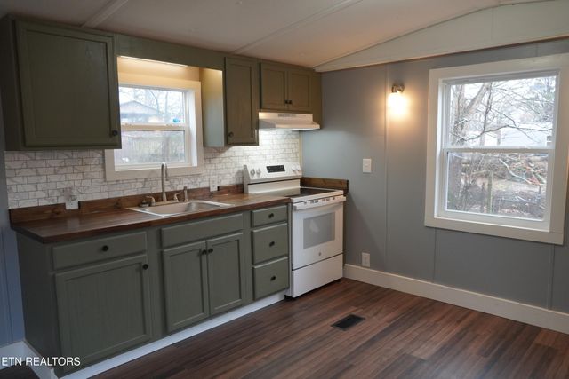 1414 Fina Lane, Dandridge, TN 37725