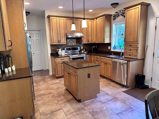 60 Spruce Ridge Drive, Brentwood, NH 03833