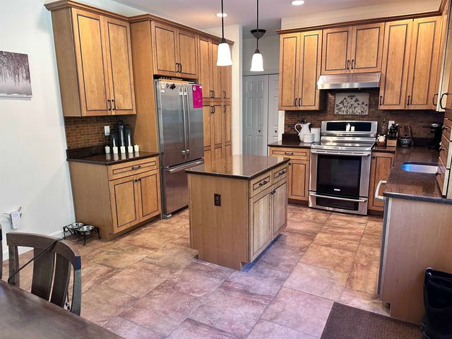 60 Spruce Ridge Drive, Brentwood, NH 03833