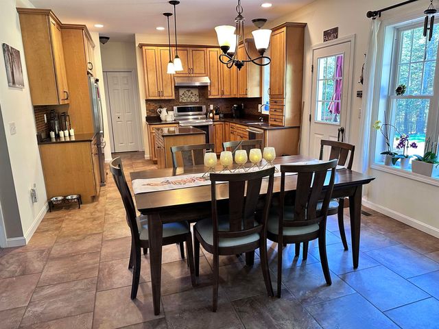 60 Spruce Ridge Drive, Brentwood, NH 03833