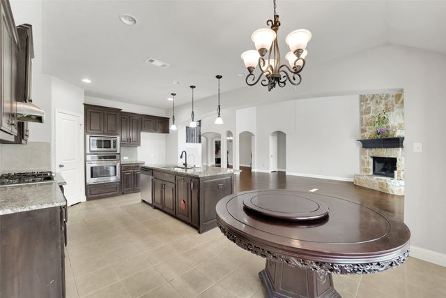 2743 Chimney Rock Road, Burleson, TX 76028