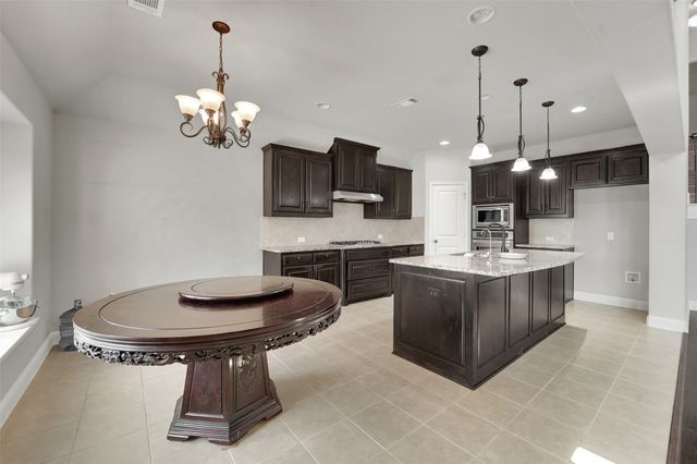 2743 Chimney Rock Road, Burleson, TX 76028