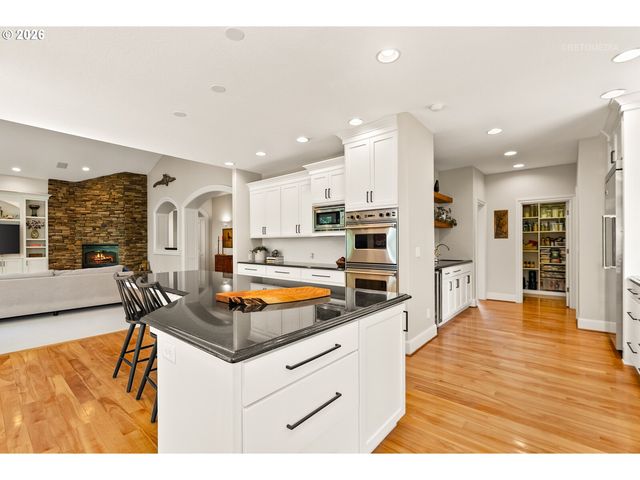 9522 Nw SKYVIEW Dr, Portland, OR 97231