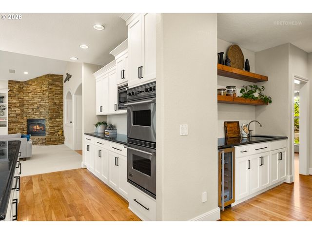 9522 Nw SKYVIEW Dr, Portland, OR 97231