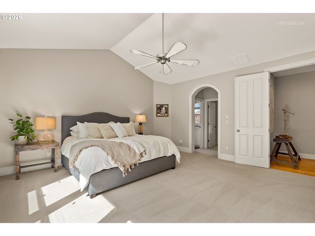 9522 Nw SKYVIEW Dr, Portland, OR 97231