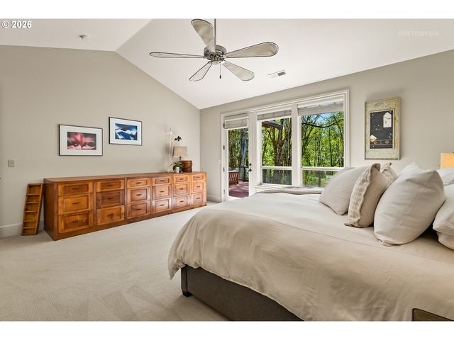 9522 Nw SKYVIEW Dr, Portland, OR 97231