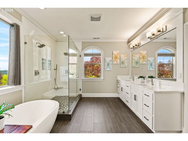 9522 Nw SKYVIEW Dr, Portland, OR 97231