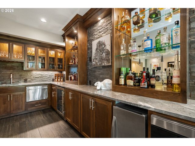 9522 Nw SKYVIEW Dr, Portland, OR 97231