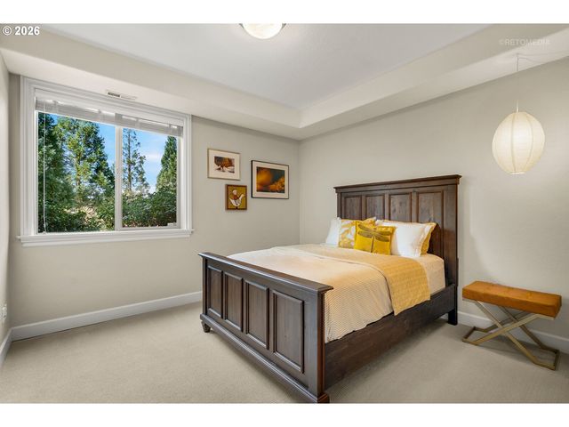 9522 Nw SKYVIEW Dr, Portland, OR 97231